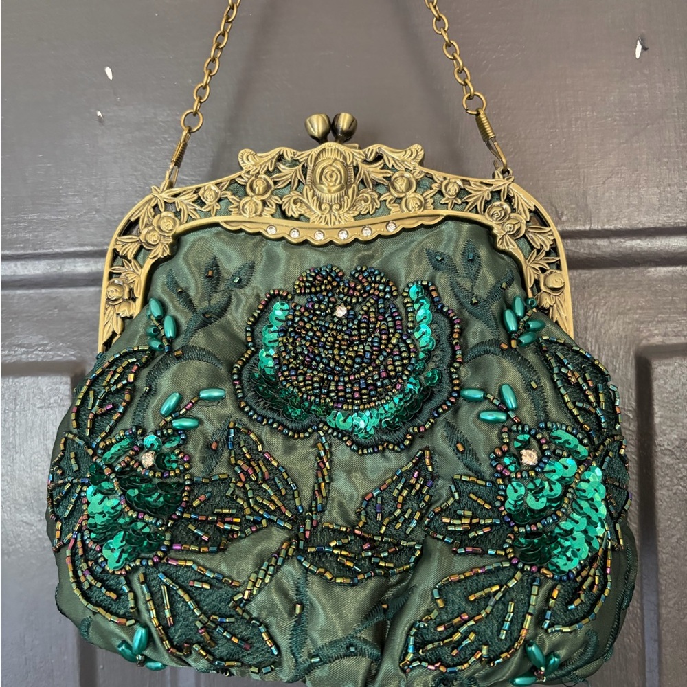 Embellished Green Beaded Evening Clutch with Ornate Gold Frame - Picture 3 of 7